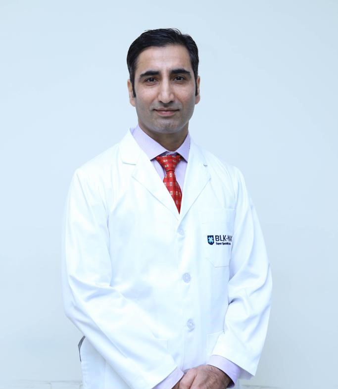 best robotic cancer surgeon in Meerut