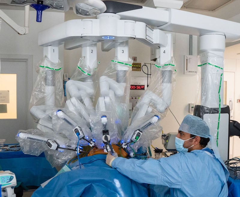 robotic cancer surgeon in india
